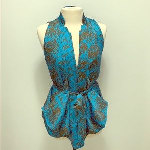 Fabulous Faisca blouse with clasp closures